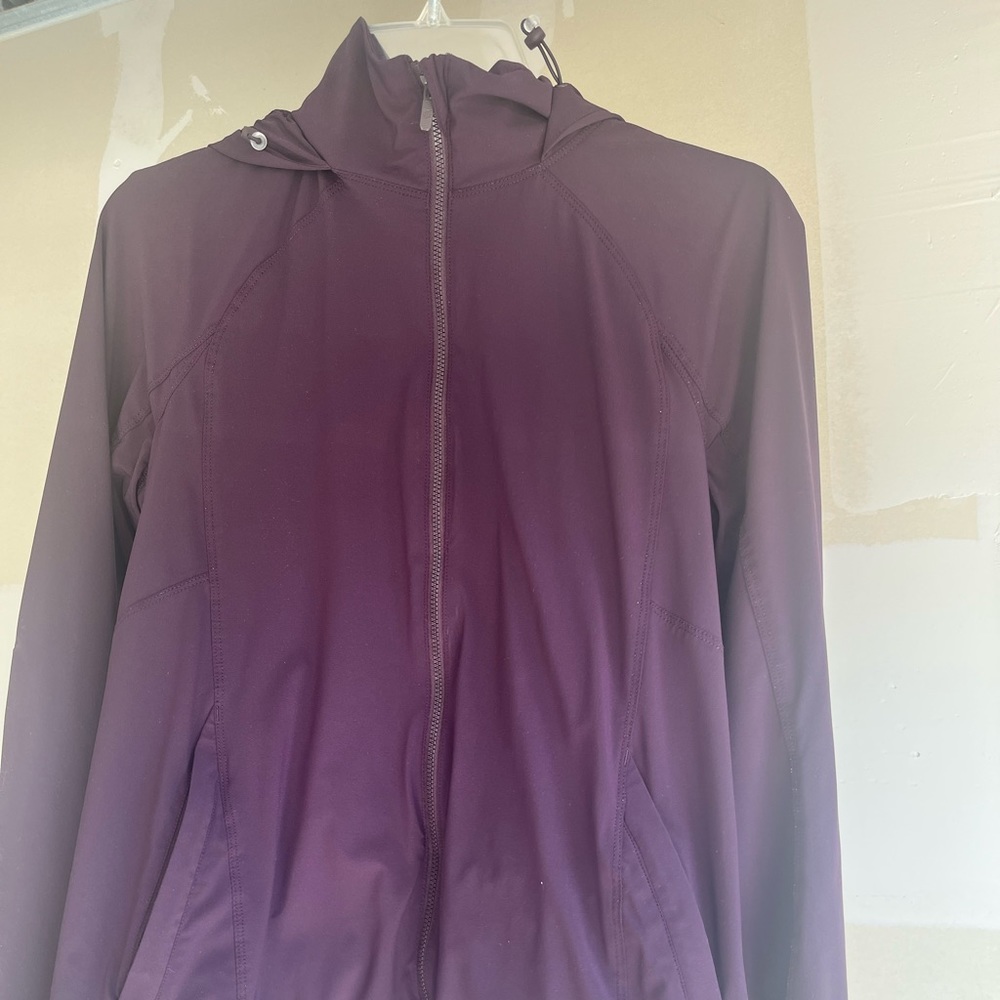 Lululemon windbreaker jacket